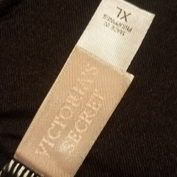 Victorias Secret halter top bikini with 2 bottoms - Picture 5 of 5